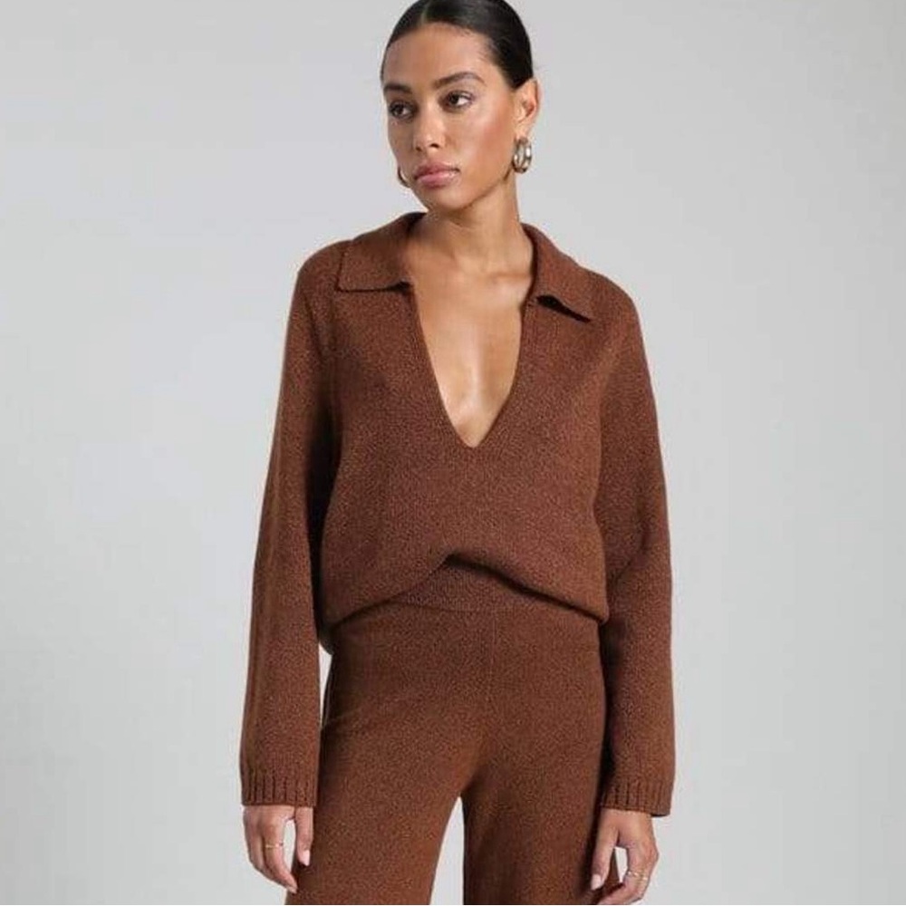 LESET Zoe Crop V Neck Polo Sweater
Size small
Brown